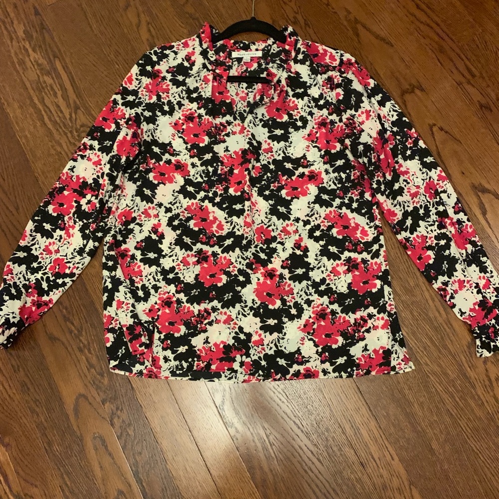 3/$20 Hot pink black and white blouse. Size L